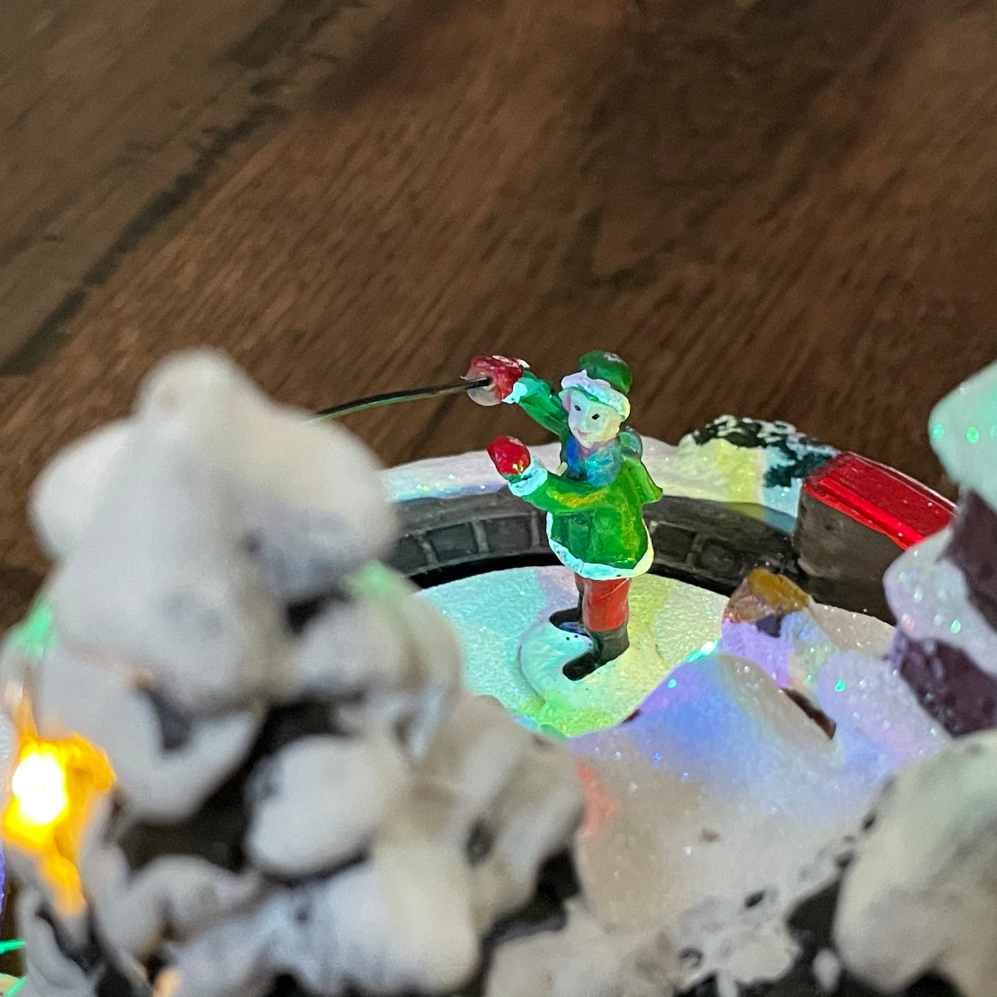 Crafted Polyresin Christmas House Collectable Décor Building House Figurine with USB and Battery Dual Power Source-Moving Train and Wind Players-XH93412